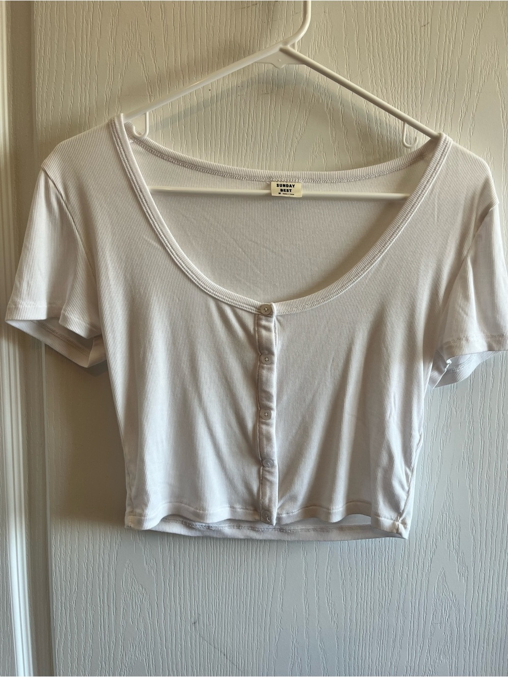 Sunday Best Aritzia | Ribbed Button-Front Cropped Tee - Picture 2 of 7